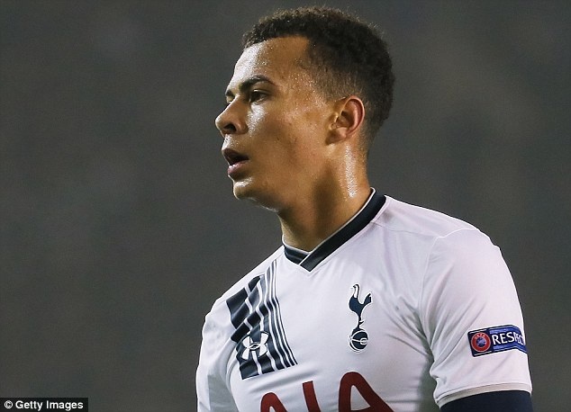Dele Alli thi đấu rất chắc chắn ở tuyến giữa của Tottenham. Ảnh: Getty Images.