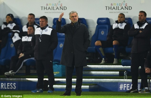 Chelsea sup do: Loan binh va thuyet am muu hinh anh