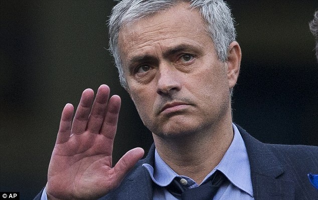 Mourinho bị sa thải sau thành tích nhạt nhòa từ đầu mùa.