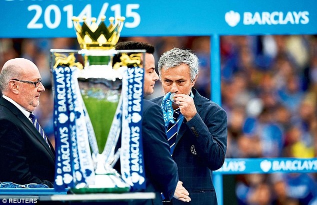 Mourinho từng mang về những danh hiệu cho Chelsea.