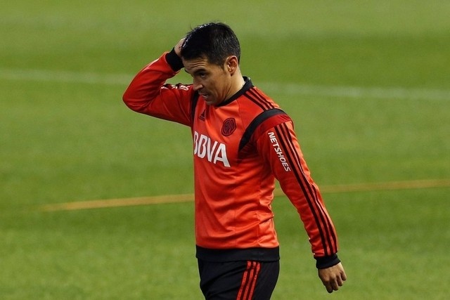 Saviola, một người cũ của Barcelona, đã hết thời và giờ trở lại River Plate. Ảnh: Reuters