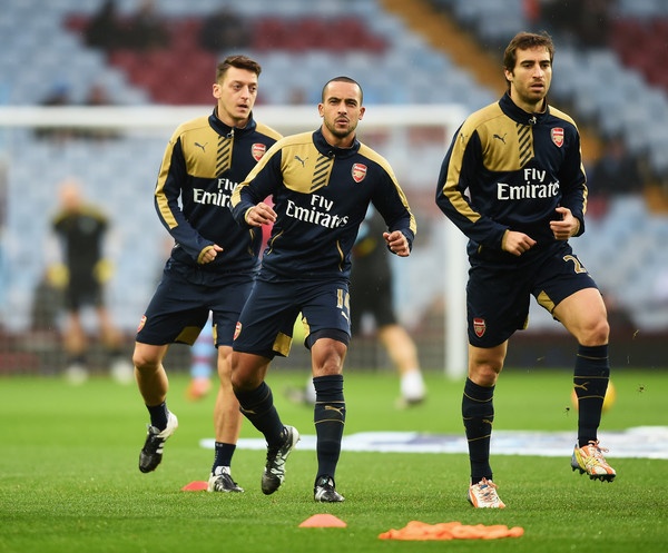 Thwo Walcott có thể trở thành lá bài tẩy của Arsenal.