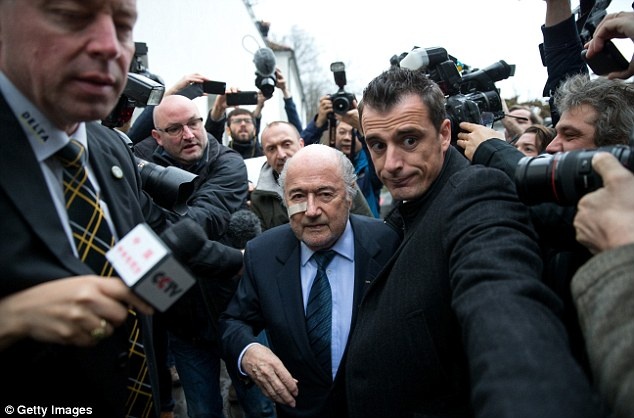 Blatter da tro thanh nguoi cua ngay hom qua hinh anh