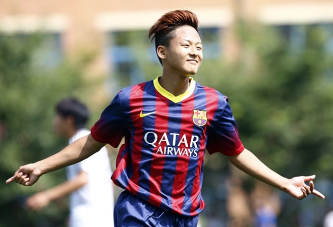 Lee Seung-woo nổi lên từ lò đạo tạo trẻ Barcelona. Ảnh: Yonhap.