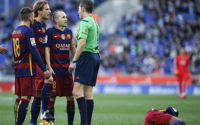 Du am derby xu Catalan: Am muu chong Barca hinh anh