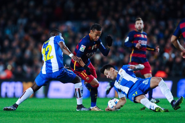 Derby xu Catalan: Nhung linh hon gian du hinh anh