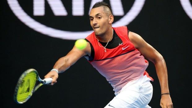 Va mieng, 'trai hu' Nick Kyrgios nhan an phat nang hinh anh
