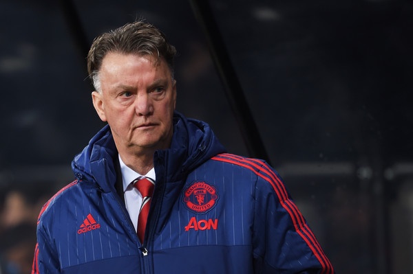 Van Gaal phu nhan tin don tu chuc hinh anh