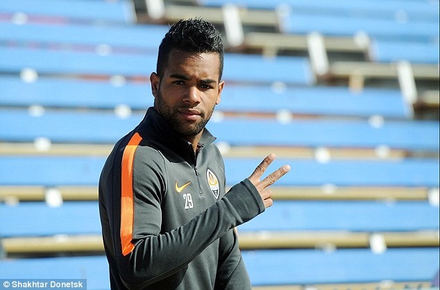 Liverpool bi CLB Trung Quoc qua mat hinh anh