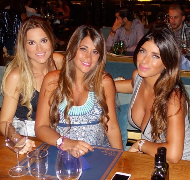 Dung coi thuong suc manh cua WAGs hinh anh