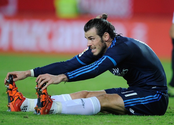 Real Madrid dang bi Gareth Bale 'hut mau' the nao? hinh anh