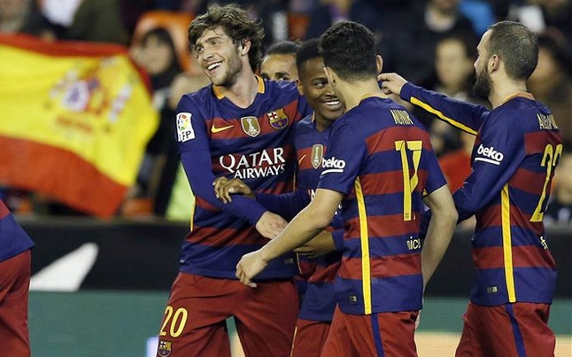 Thay ca doi hinh, Barca van tao nen ky luc bat bai an tuong hinh anh