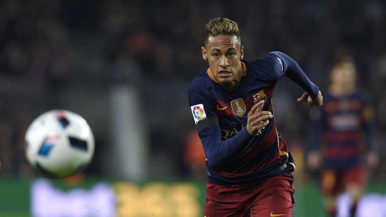 Neymar 'chet dung' nhin tai san khong lo bi dong bang hinh anh