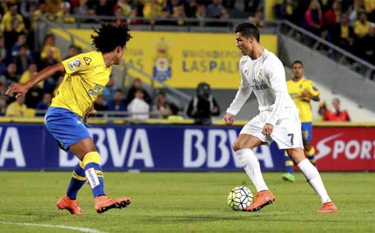 Zidane no Real mot loi xin loi anh 2