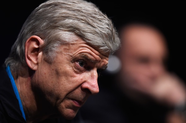 Cop chet de da, Wenger co de lai tieng? hinh anh