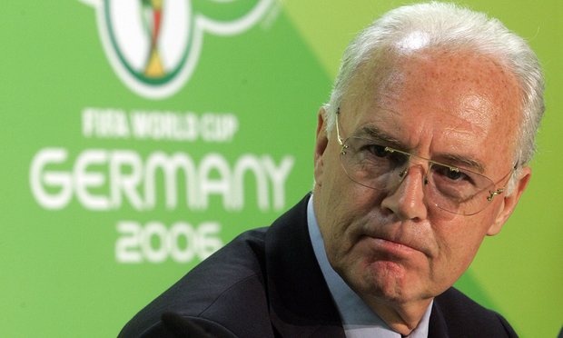 Huyen thoai Beckenbauer bi FIFA dieu tra hinh anh