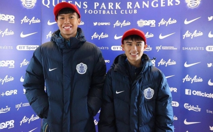 Chang trai tinh le Thai Lan chinh phuc doi bong Anh hinh anh