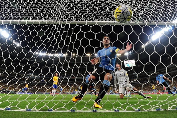 Luis Suarez tro lai anh 2