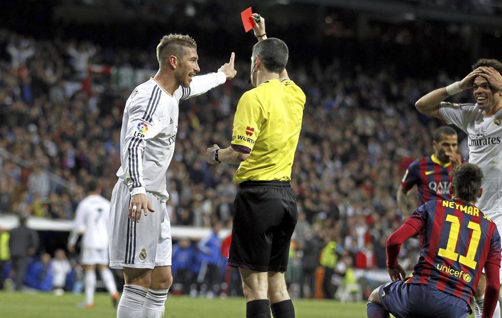 Những tấm thẻ đỏ ở Siêu kinh điển ảnh 1 Nhung tam the do o Sieu kinh dien anh 1