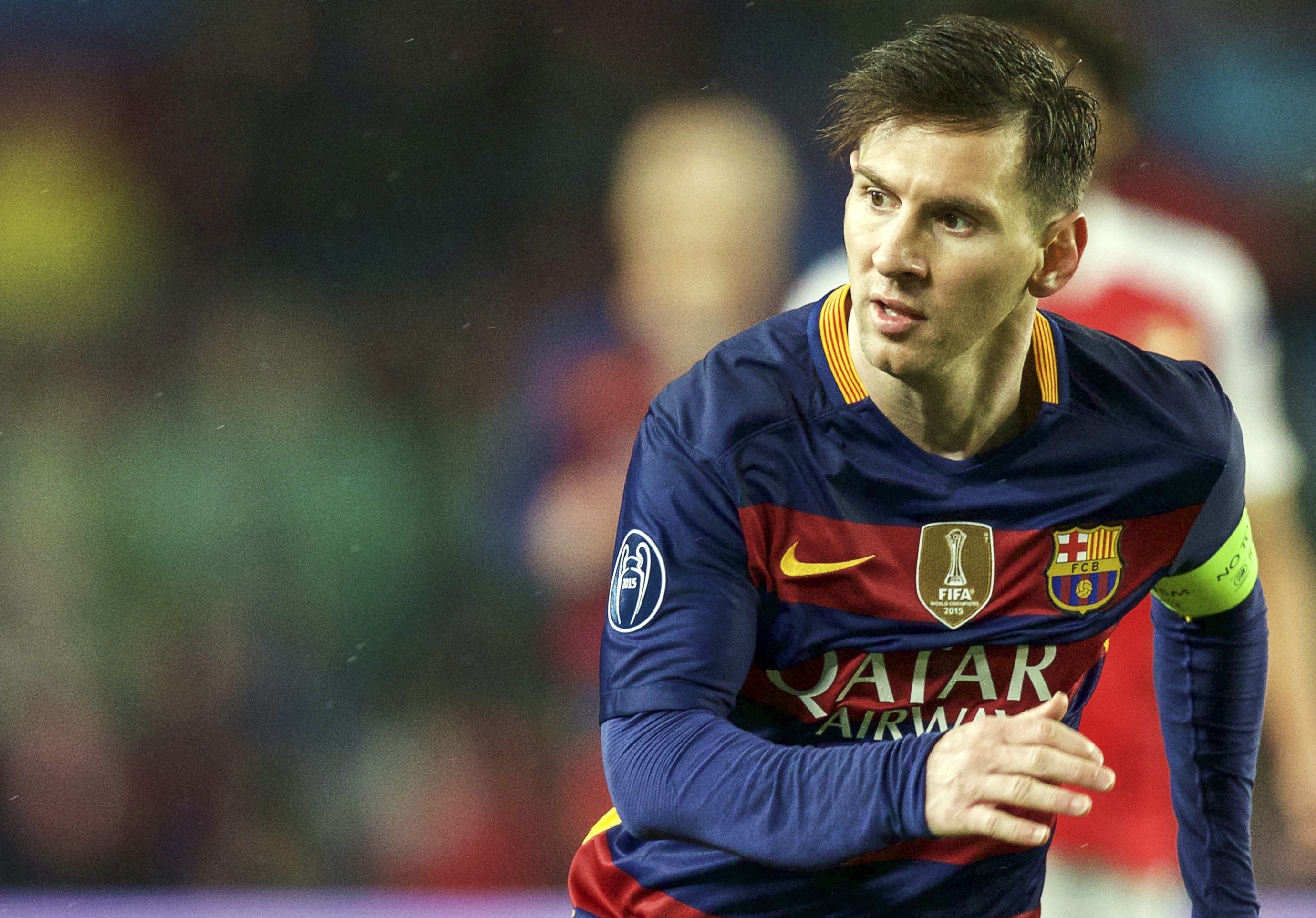 Messi vi dai the nao trong mat nha bao Anh hinh anh