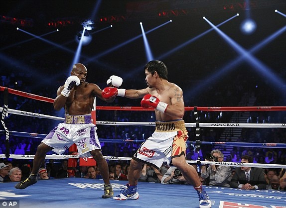 Manny Pacquiao hai lan khien doi thu nam san ngay anh 10