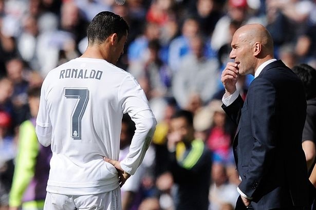 Zidane tai nang hay Ronaldo qua xuat sac? hinh anh