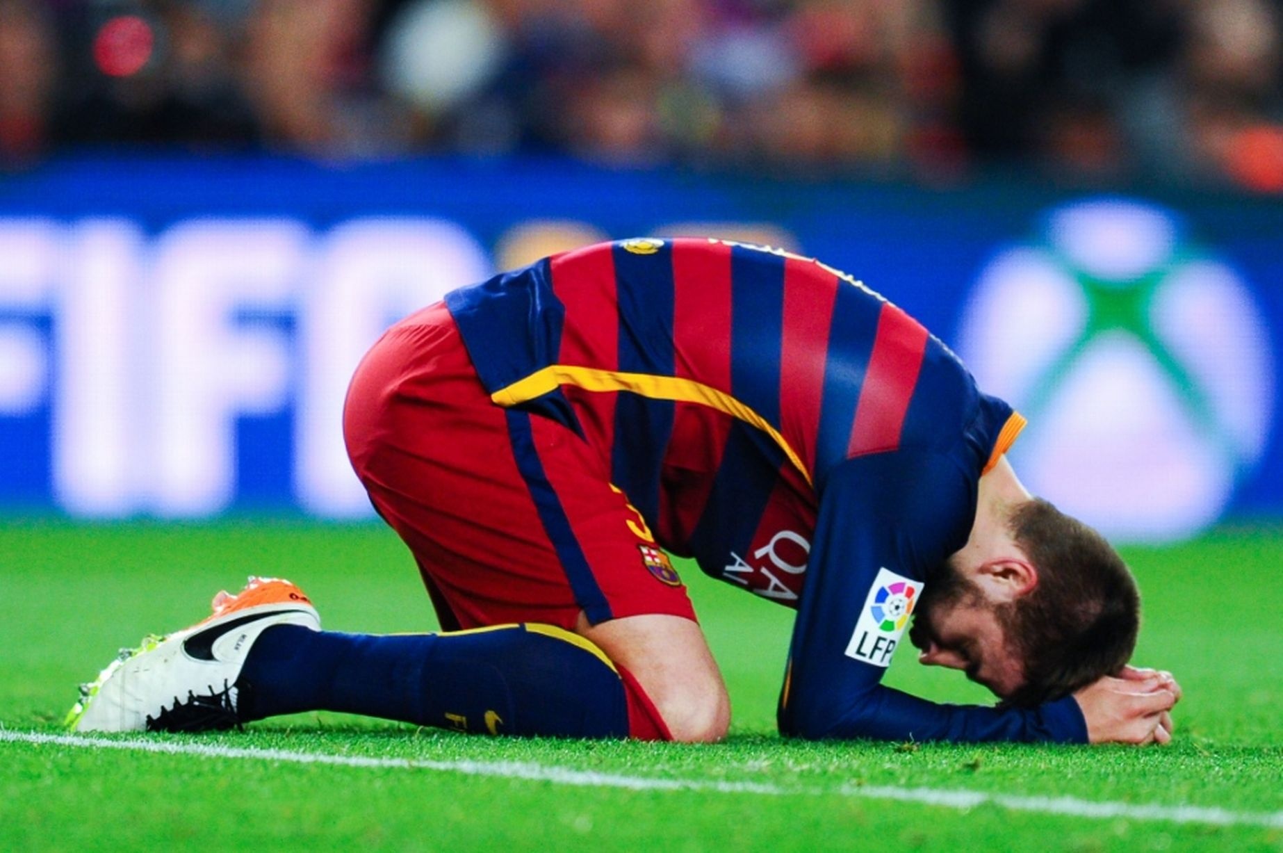 Barca chi la nan nhan cua so phan cay nghiet hinh anh