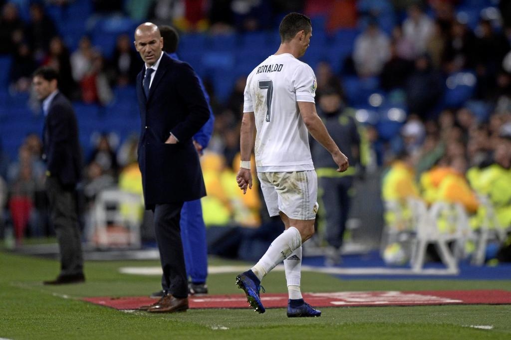 Ronaldo đang ngày càng trở nên hống hách ảnh 1 Ronaldo dang ngay cang tro nen hong hach anh 1