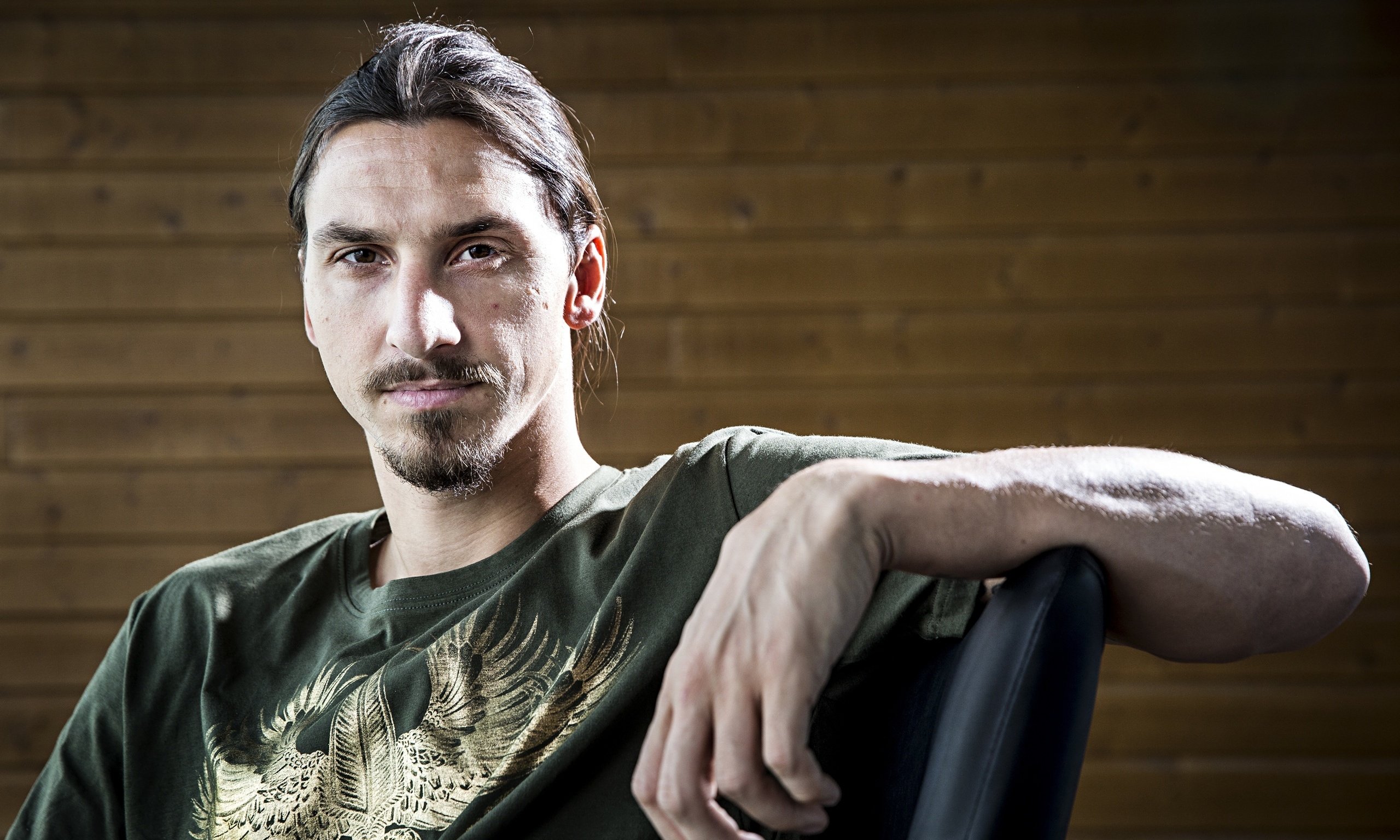 Noi ve Ibrahimovic, hay ke ve ga Viking di nhat the gioi hinh anh