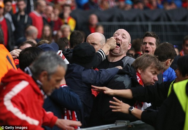 CDV Sevilla va Liverpool au da truoc tran chung ket hinh anh