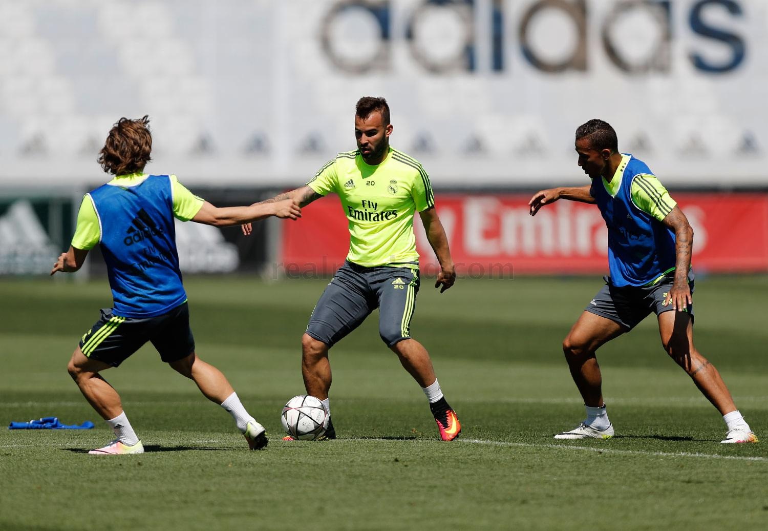 Real Madrid vs Atletico Madrid anh 1