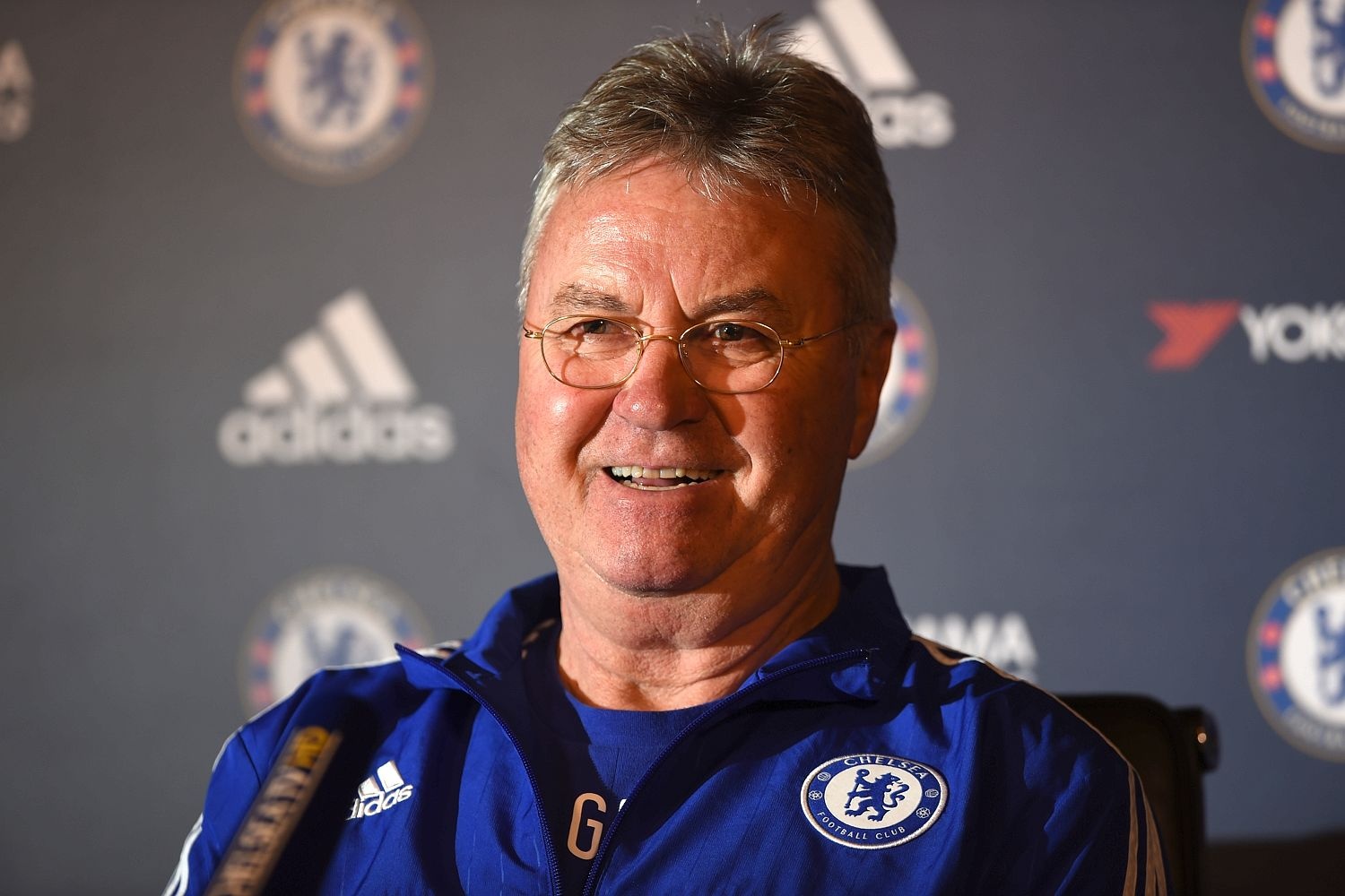 Chelsea se co ca Guus Hiddink lan Antonio Conte hinh anh