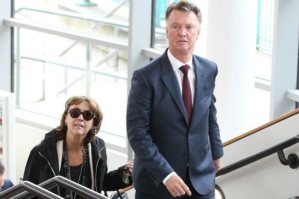Van Gaal bị sa thải ảnh 1 Van Gaal bi sa thai anh 1