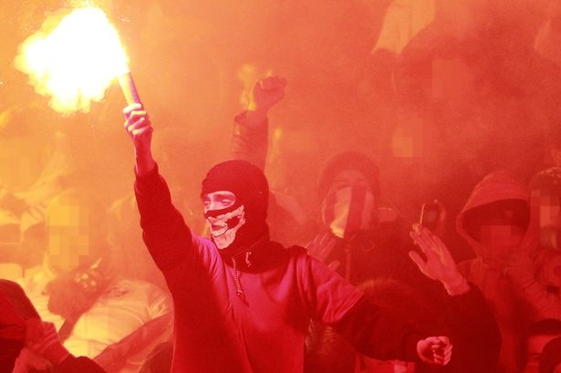 Hooligan Nga doi 'lam thit' CDV Anh anh 1