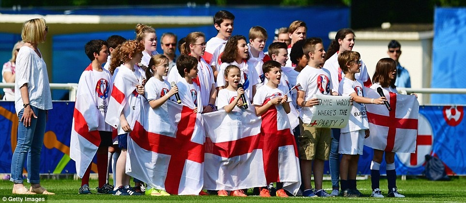 Tuyển Anh tập luyện ảnh 2 Tuyen Anh tap luyen anh 2