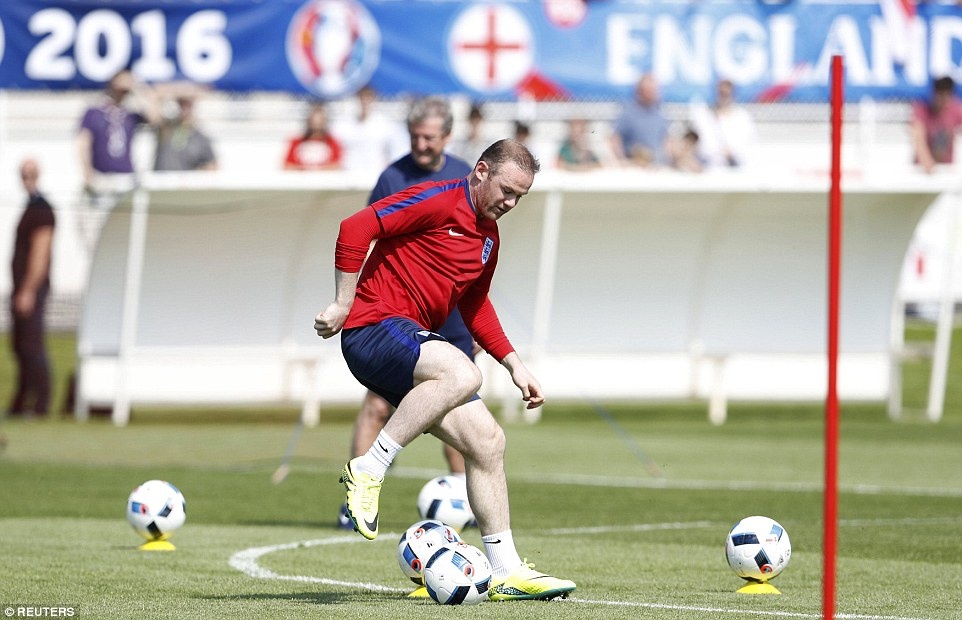 Tuyển Anh tập luyện ảnh 8 Tuyen Anh tap luyen anh 8