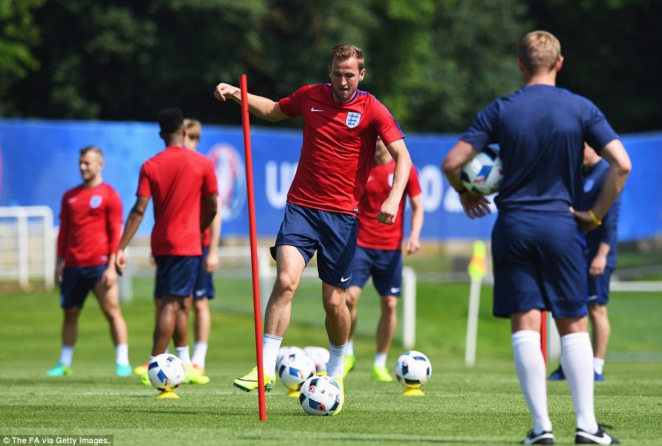 Tuyển Anh tập luyện ảnh 7 Tuyen Anh tap luyen anh 7