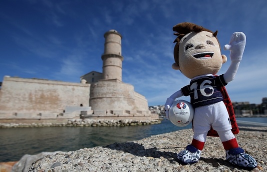 'Muon thang lon, hay do tien vao tuyen Phap' hinh anh