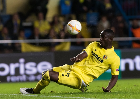 Eric Bailly kiểm tra y tế ở MU ảnh 1 Eric Bailly kiem tra y te o MU anh 1