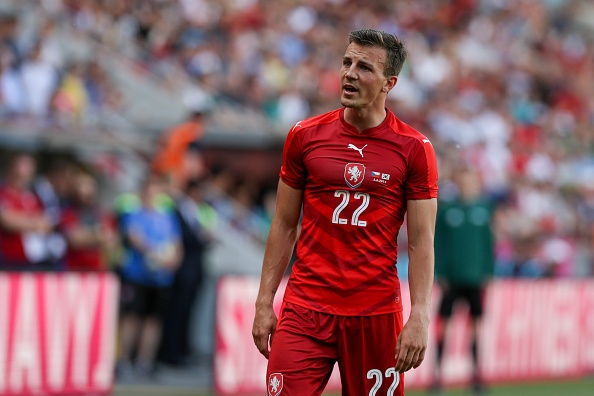 10 ke noi loan dang xem tai Euro anh 8