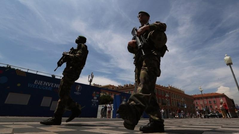 Phap vs Romania anh 1