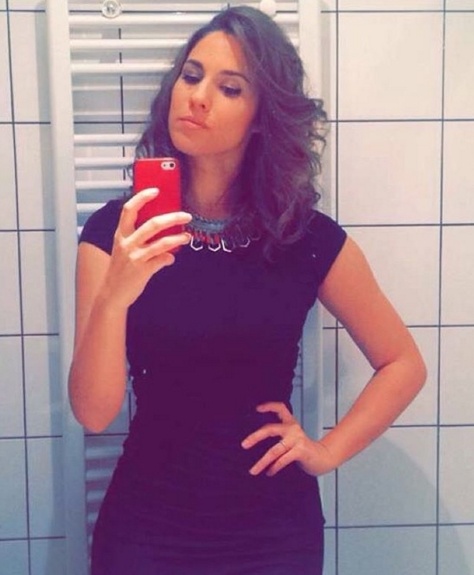 Thon thuc truoc nhan sac nu nha bao Phap anh 2