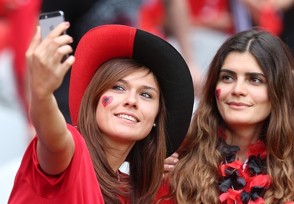 Thuy Si vs Albania, anh 5