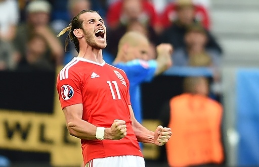 Fan vo mui vi 'Tomahawk' cua Gareth Bale hinh anh
