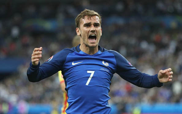 Phap vs Albania: Gay soc, Phap loai ca Pogba lan Griezmann? hinh anh