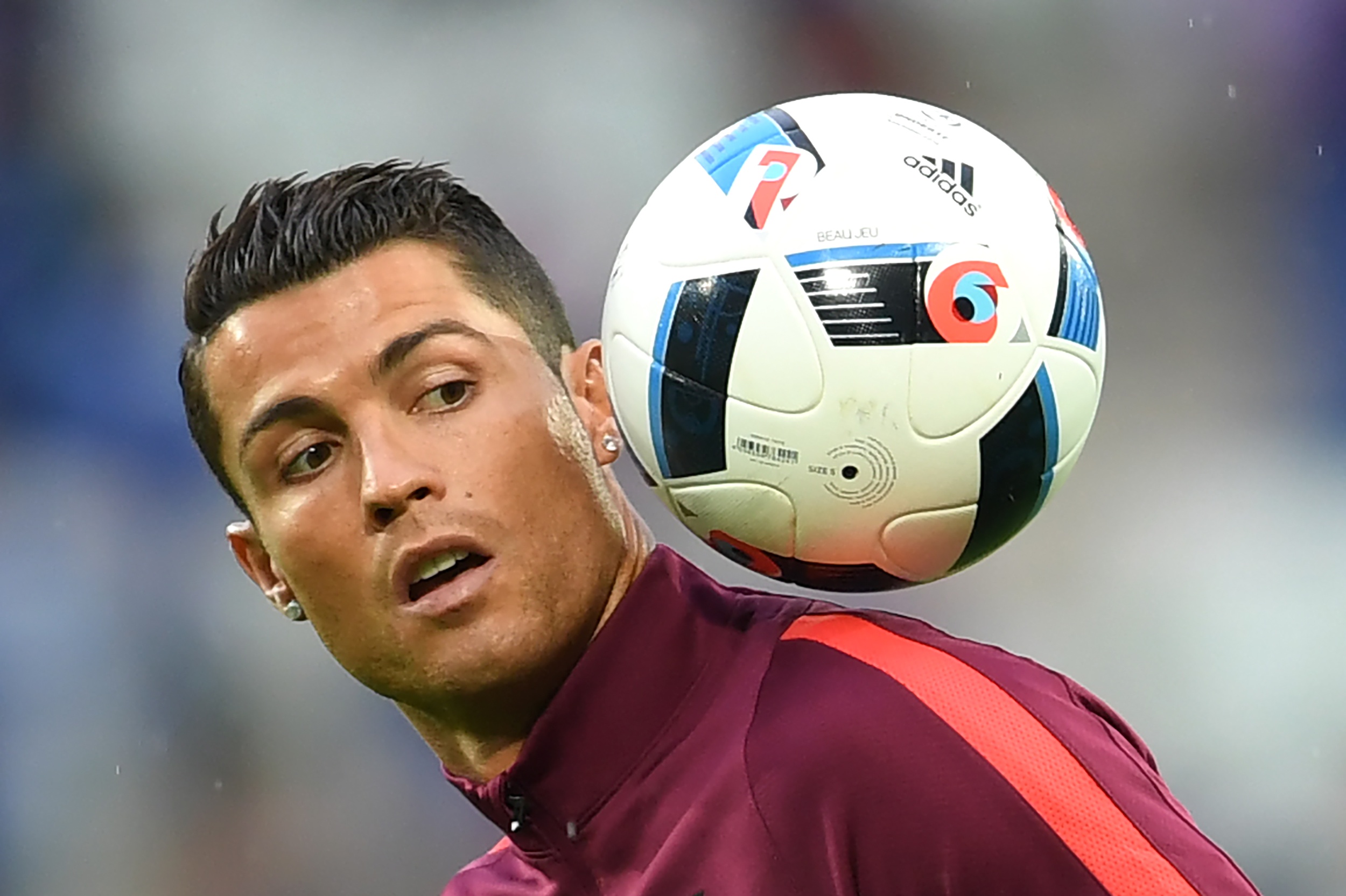 Len tieng di, mot Ronaldo kieu ngao bac nhat hinh anh