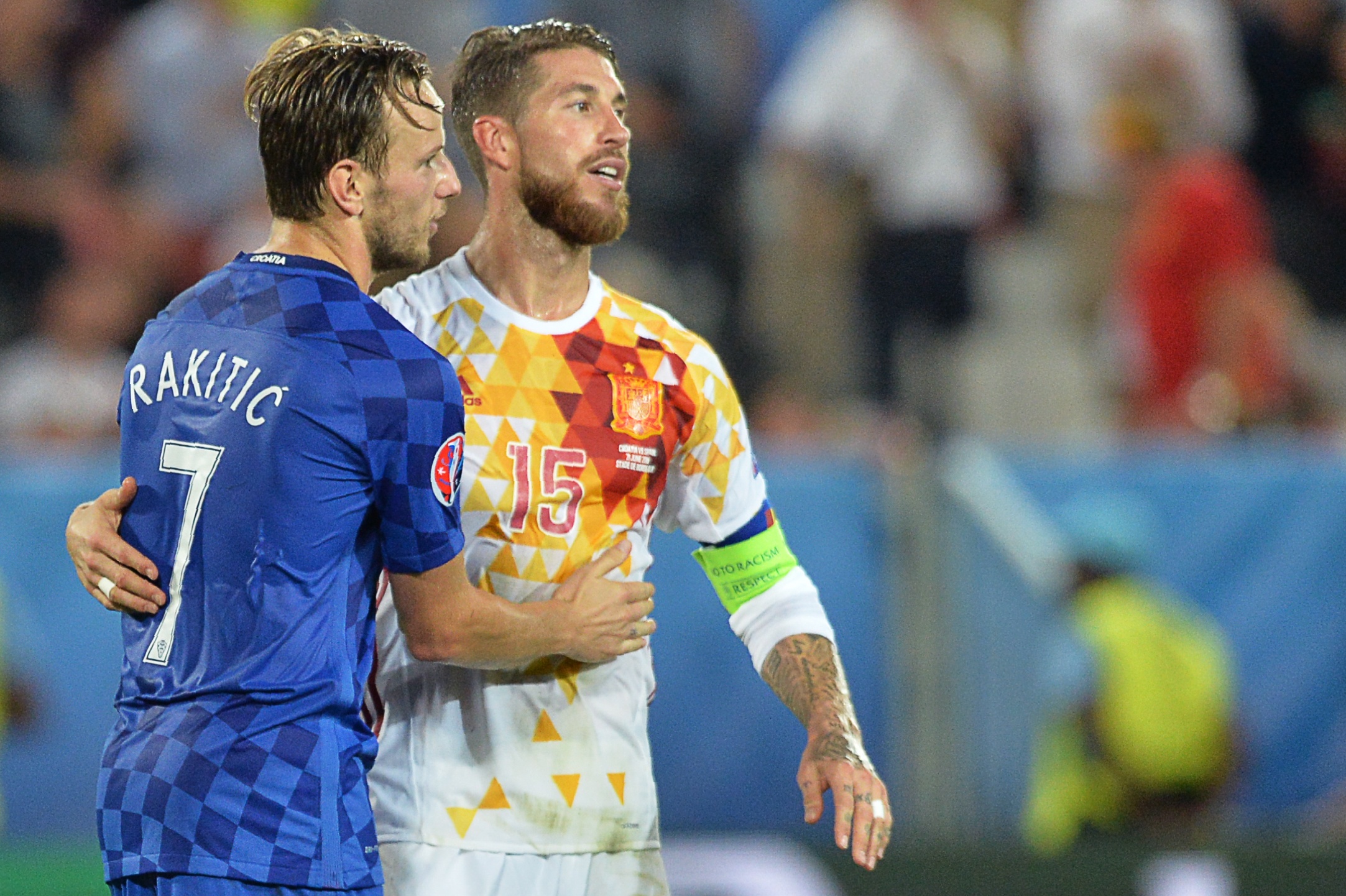 Euro 2016 thi vi hon nho toi do Sergio Ramos hinh anh