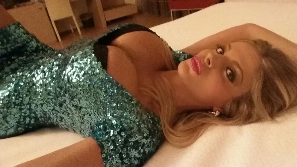 Sieu mau nguc khung hua khoa than vi Italy hinh anh