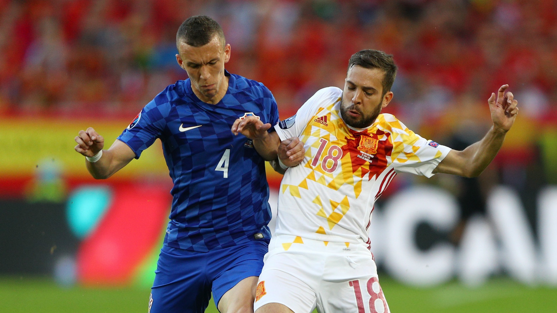 Bong ma Mourinho am anh Euro 2016 hinh anh