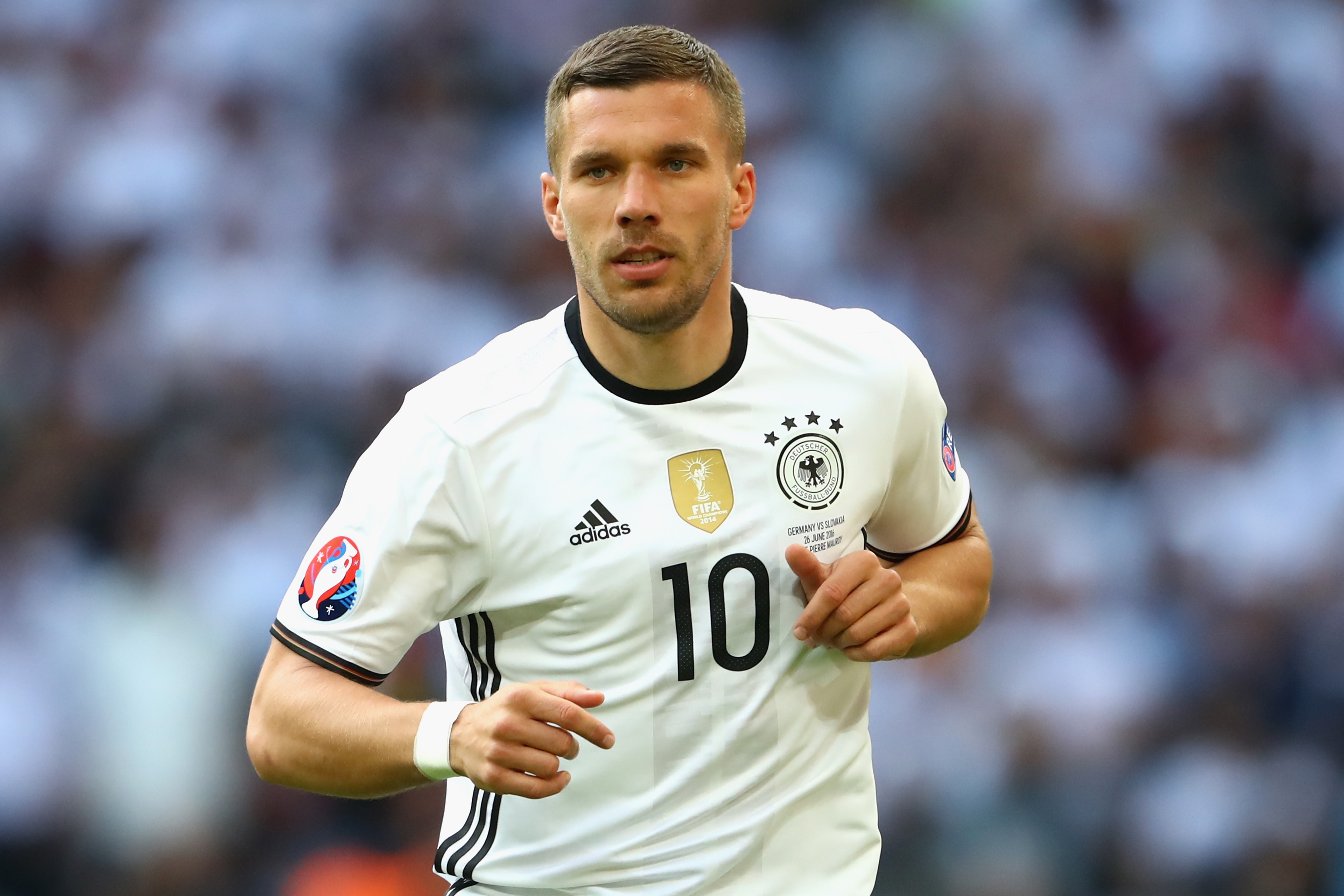 Podolski goi the thuc Euro 2016 la ngu xuan hinh anh